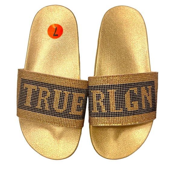 NWOT True Religion Slides - Picture 2 of 4